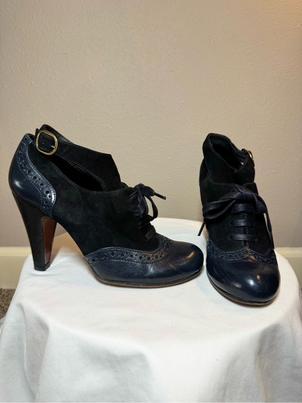 Chie Mihara Navy Veranda Oxford Heels Size 39
